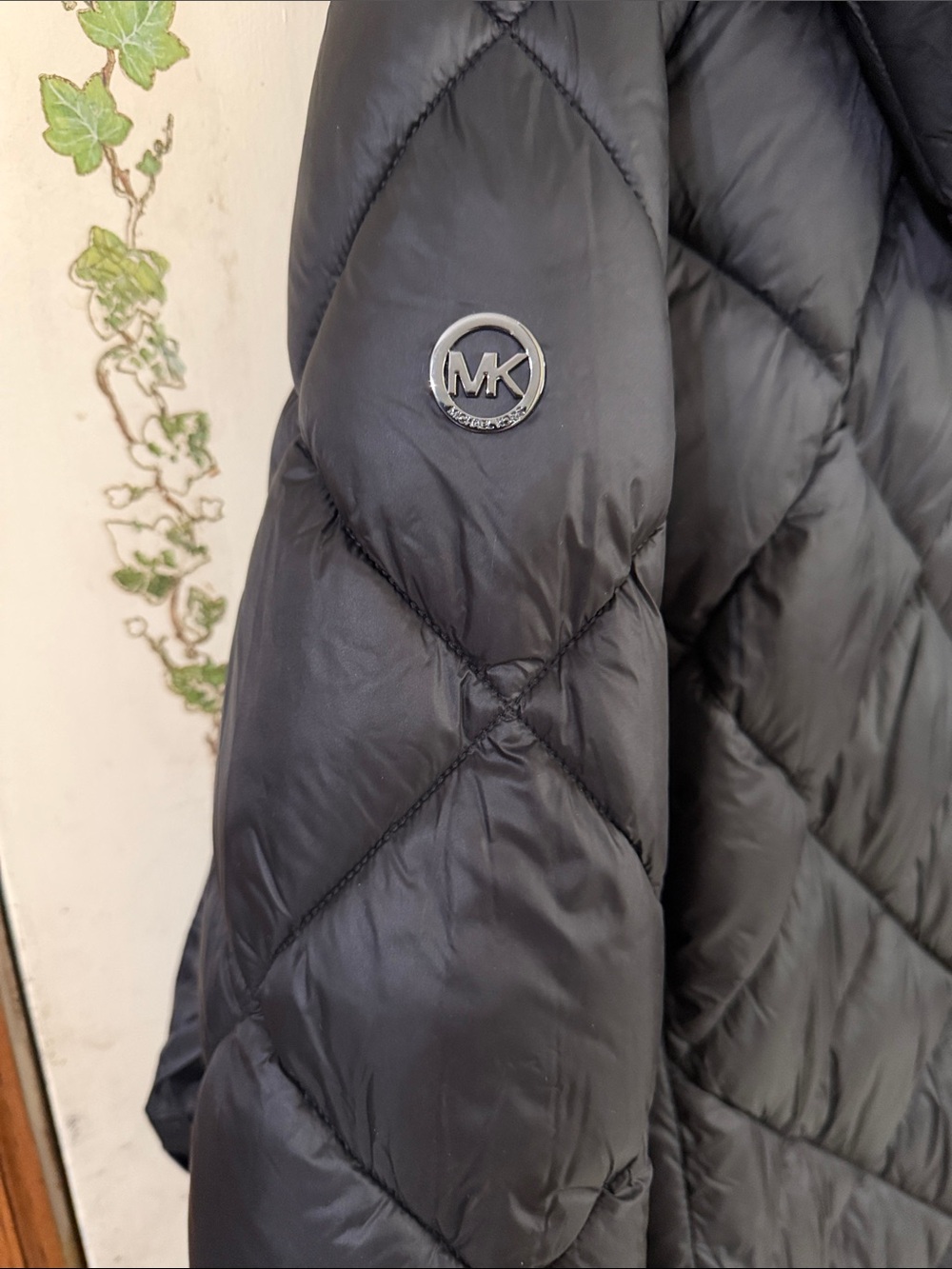 Michael Kors Black Quilted Hooded Packable Puffer Jacket with Packable Pouch - Picture 6 of 7